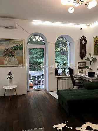 Продаж Будинок 3-кімнатний на Хмельницького Богдана вул., 9 Киев