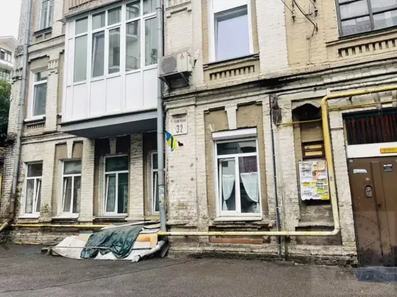 Продаж Квартира 2-кімнатна, 1/4 поверх на Межигірська вул., 32 Киев