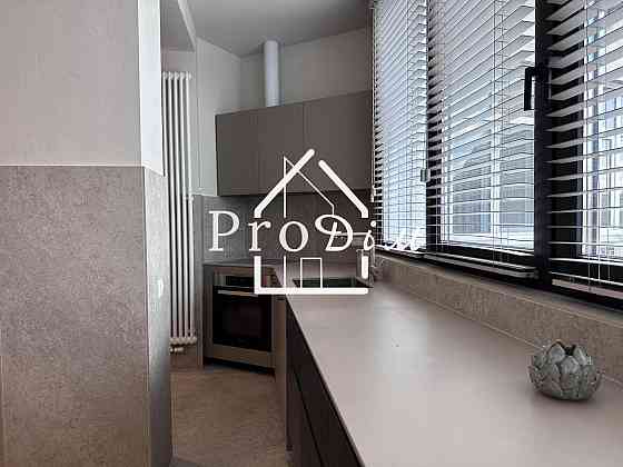 Продаж трикімнатна квартира 127м2 Дмитрівська Центр Київ Киев