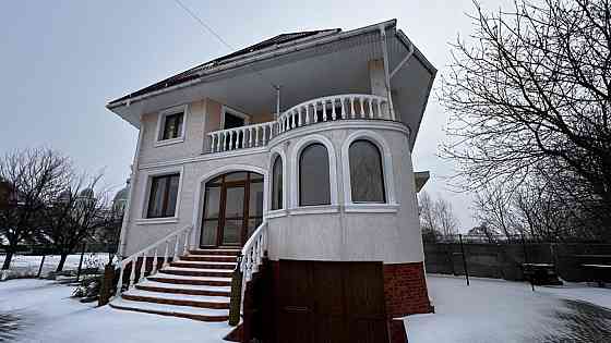 Оренда будинку 3 поверхи — Барвінського 