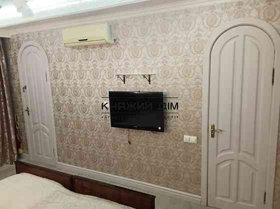 Оренда 2-х. кім, дворівнева кв. біля Цирку. метро Вокзальна Код: 11202704 Киев