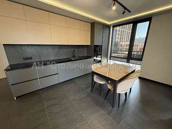 Продаж Будинок 3-кімнатний на Дніпровська наб., 18Б Киев