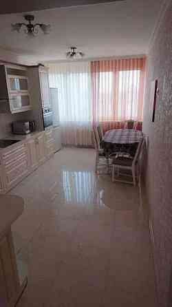 Оренда Квартира 3-кімнатна, 22/24 поверх на пр. Победы, 121б Київ