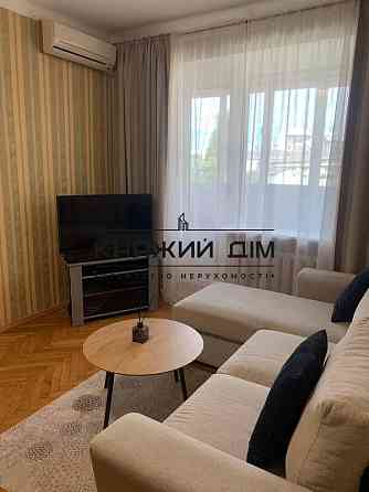 Оренда Квартира 3-кімнатна, 5/5 поверх на Басейная ул. Киев