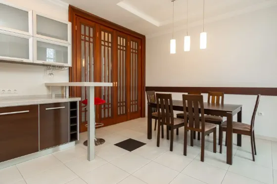 For rent 3-room Apartment 125 sq.m Південний Бульвар 24Б Ivano-Frankivs'k