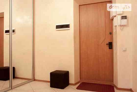 Оренда Квартира 1-кімнатна, 20/29 поверх на пер. Михайловский Киев