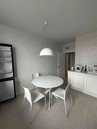 Трехкомнатная квартира с ремонтом . Начало Таирова. Одеса