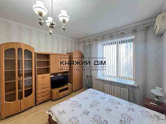 Оренда Квартира 1-кімнатна, 4/6 поверх на Дмитриевская ул. Киев