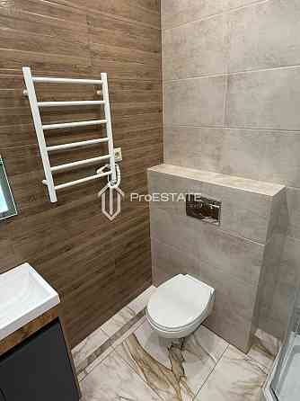 Продаж Квартира 2-кімнатна, 7/16 поверх на вул. Олеся Бердника Київ