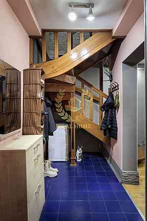 Продам 2 рівневу квартиру проспект Перемоги Київ