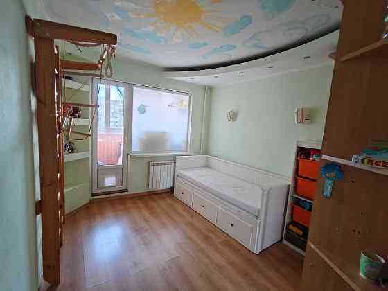 Продаж Квартира 3-кімнатна, 13/16 поверх на Ужвій Наталі вул., д. 4в Киев