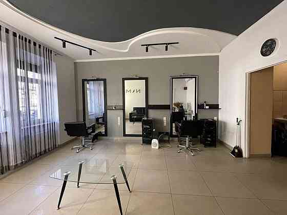 Продаж готовий бізнес на вул. Героїв УПА приміщень - 4, поверх - 1/3 Львів