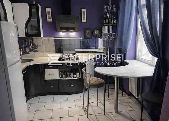 Продаж Квартира 3-кімнатна, 2/7 поверх на вул. Берестейський Київ