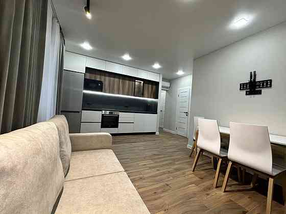 Продаж Квартира 2-кімнатна, 18/19 поверх на Жемчужная ул., 12 Одесса