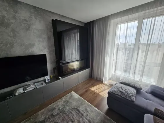 Продаж Квартира 2-кімнатна, 10/10 поверх на Василя Жуковського вул., 16-24 Dnipro