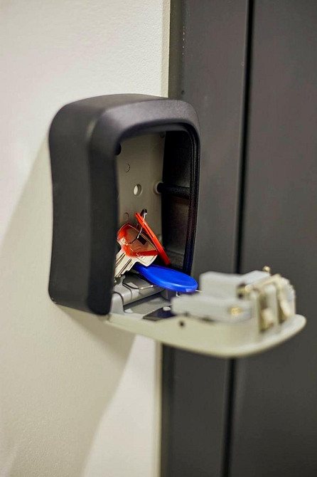 Продаж Квартира 4-кімнатна, 2/4 поверх на Велика Васильківська вул., д. 28 Kiev - photo 4