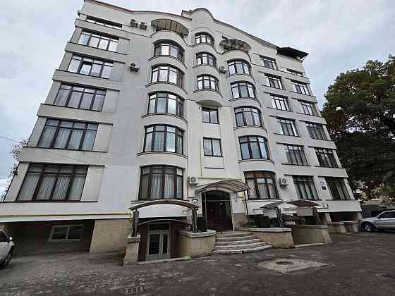 Продаж торгове приміщення на Шевченка вул., 101 Ivano-Frankivs'k