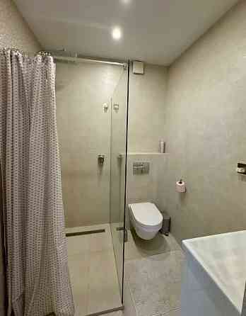 Продаж Квартира 3-кімнатна, 12/16 поверх на Салютна вул., д. 2б Kiev