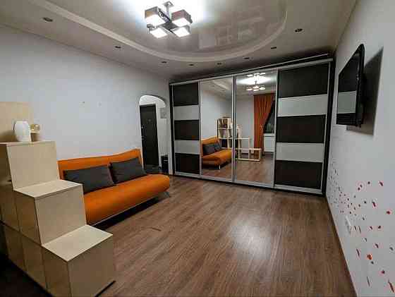 Оренда Квартира 1-кімнатна, 14/25 поверх на Драгоманова ул., 6/1 Київ