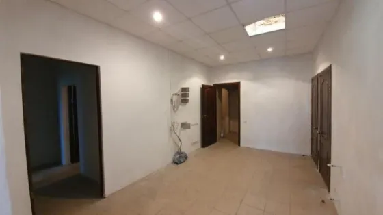 Продаж Окрема будівля / частина будівлі площа 161 кв.м 1-й поверх на Радистів Дніпро