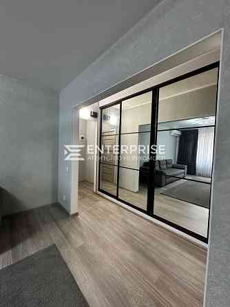 Продаж 3к Квартира 70 кв.м Микільсько-Слобідська вул. Kiev