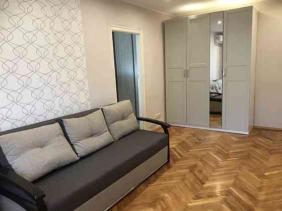 Оренда Квартира 2-кімнатна, 3/5 поверх на Янгеля, 2а Киев