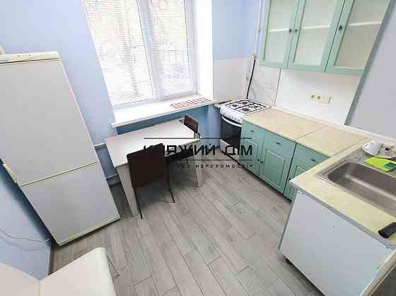 Оренда Квартира 2-кімнатна, 1/5 поверх на Гагарина Юрия просп./Леоніда Каденюка просп. Киев