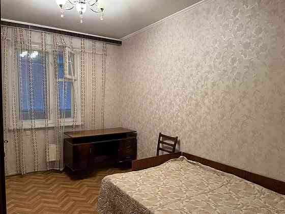 Оренда Квартира 2-кімнатна, 8/10 поверх на вул. Срібнокільська, 24 Kiev