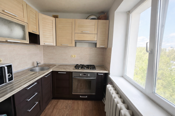 Оренда Квартира 1-кімнатна, 10/10 поверх на Бориса Мозолевського вул., 6 Днепр