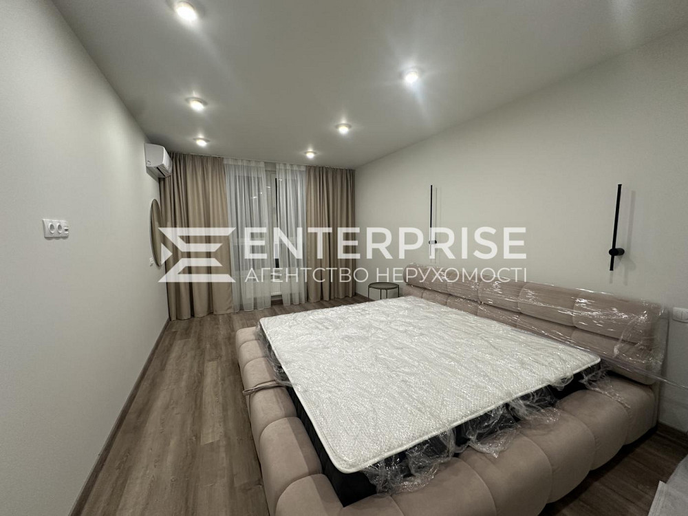 Продаж Квартира 1-кімнатна, 22/23 поверх на вул. Максимовича Михаила Киев - изображение 1