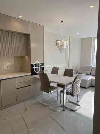 Продаж Квартира 1-кімнатна, 11/25 поверх на вул. Олександра Олеся Киев