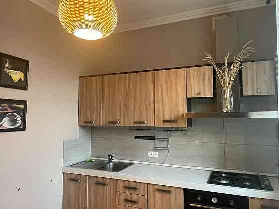 Продаж Квартира 1-кімнатна, 3/5 поверх на новодарницкая, 13 Київ