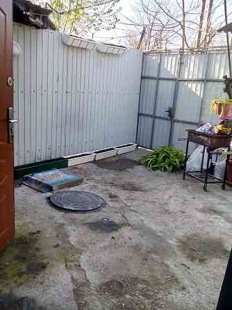 Продам 4-комнатную квартиру двухуровневую в районе парка Шевченка, свой дворик. Одесса