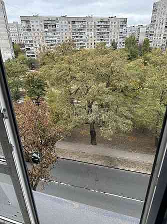 Продаж Квартира 3-кімнатна, 6/6 поверх на вул. Героїв Харкова Харків