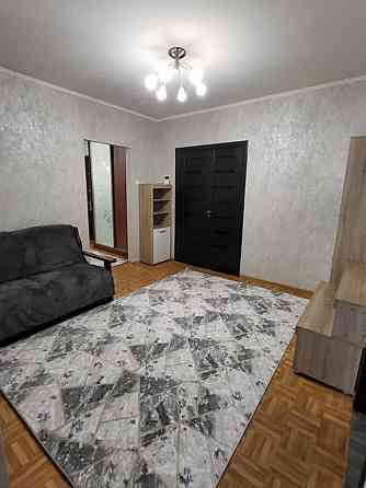 Оренда Квартира 1-кімнатна, 15/19 поверх на Драгоманова, 1к Киев