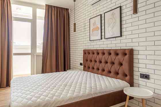 Продаж Квартира 2-кімнатна, 15/25 поверх на Драгоманова, 2Б Киев