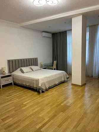 Продаж Квартира 3-кімнатна, 5/9 поверх на Бульварно-Кудрявська вул., д. 36 Київ