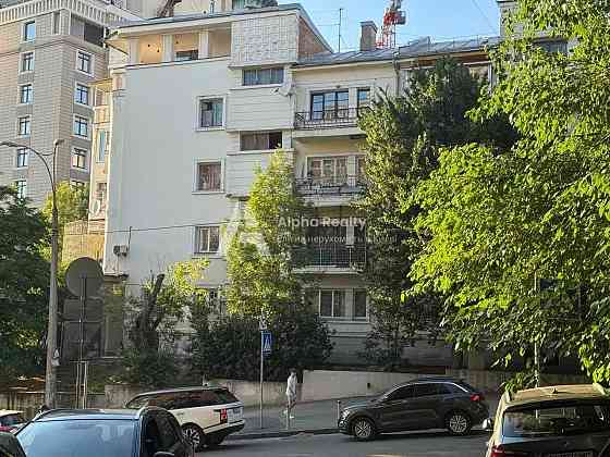 Продаж Квартира 2-кімнатна, 1/4 поверх на Круглоуніверситетська вул., д. 2/1 Київ