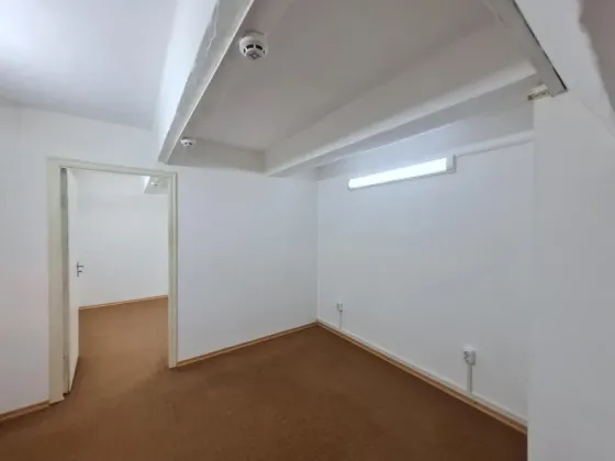 Здається Приміщення вільного призначення площа 150 кв.м 2-й поверх Київ Вікентія Хвойкі 18/14 Київ