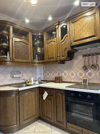 Продаж Квартира 2-кімнатна, 6/10 поверх на Юлії Здановської вул. (Михайла Ломоносова), 8 Київ