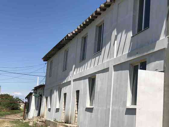 Продам таунхаус 2этажа 130м2 под отделочные работы со всеми коммуникациями в границах коттеджного городка в Прилиманском Прилиманське