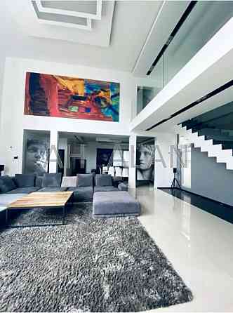 Продаж Будинок 6-кімнатний на Виговського Івана вул., 1/2 Київ