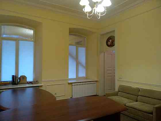 Продаж комерційне приміщення на ул. Жуковского, 32 приміщень - 6, поверх - 2 Одеса