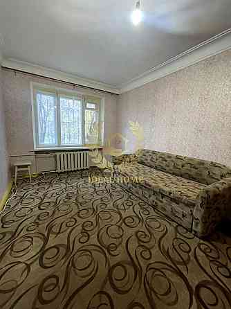 Простора трикімнатна цегляна квартира зі зручним плануванням Киев