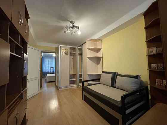 Продаж Квартира 3-кімнатна, 1/9 поверх на новодарницька, 27 Киев