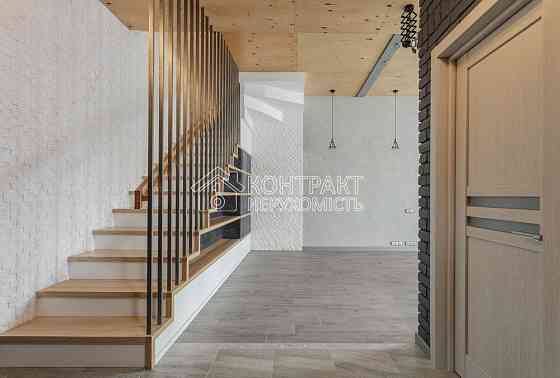 Продаж Квартира 3-кімнатна, 5/5 поверх на вул. Дмитрівська Kharkiv