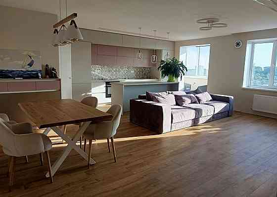 Продаж Квартира 4-кімнатна, 8/9 поверх на вул. Євгена Рихліка Zhytomyr