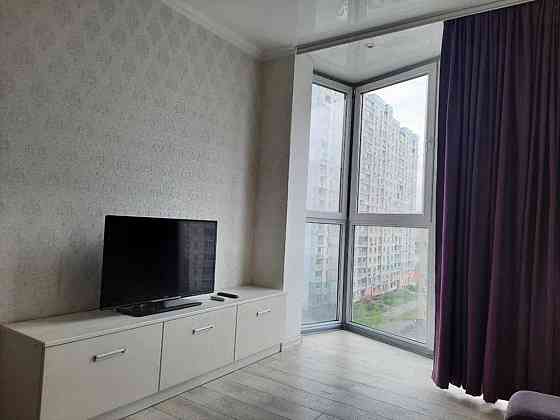 Оренда Квартира 1-кімнатна, 7/25 поверх на Драгоманова, 2 Kiev