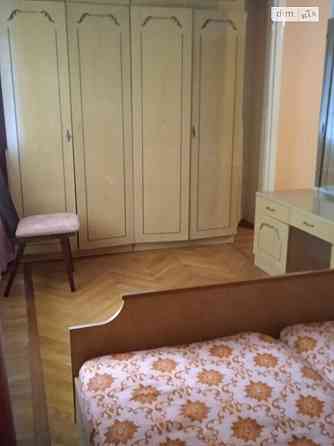 Оренда Квартира 3-кімнатна, 1/5 поверх на Космонавтов Vinnytsya