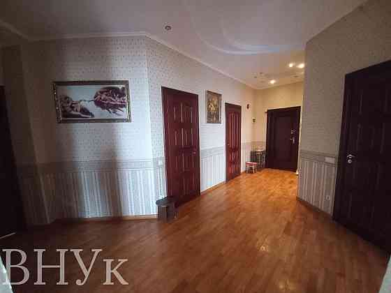 Продаж Квартира 3-кімнатна, 5/6 поверх на вул. Петлюри Львов